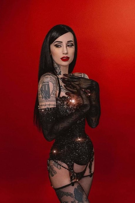 Emma Vauxdevil