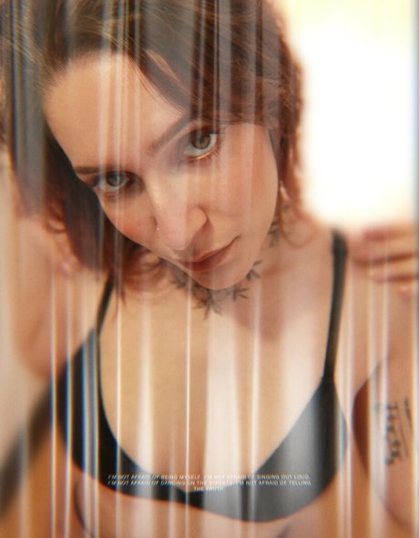 Naakte gelekte OnlyFans-foto van Oriana Valentine