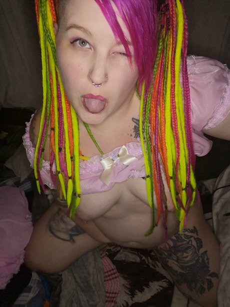 Naakte gelekte OnlyFans-foto van Nova Flowerz