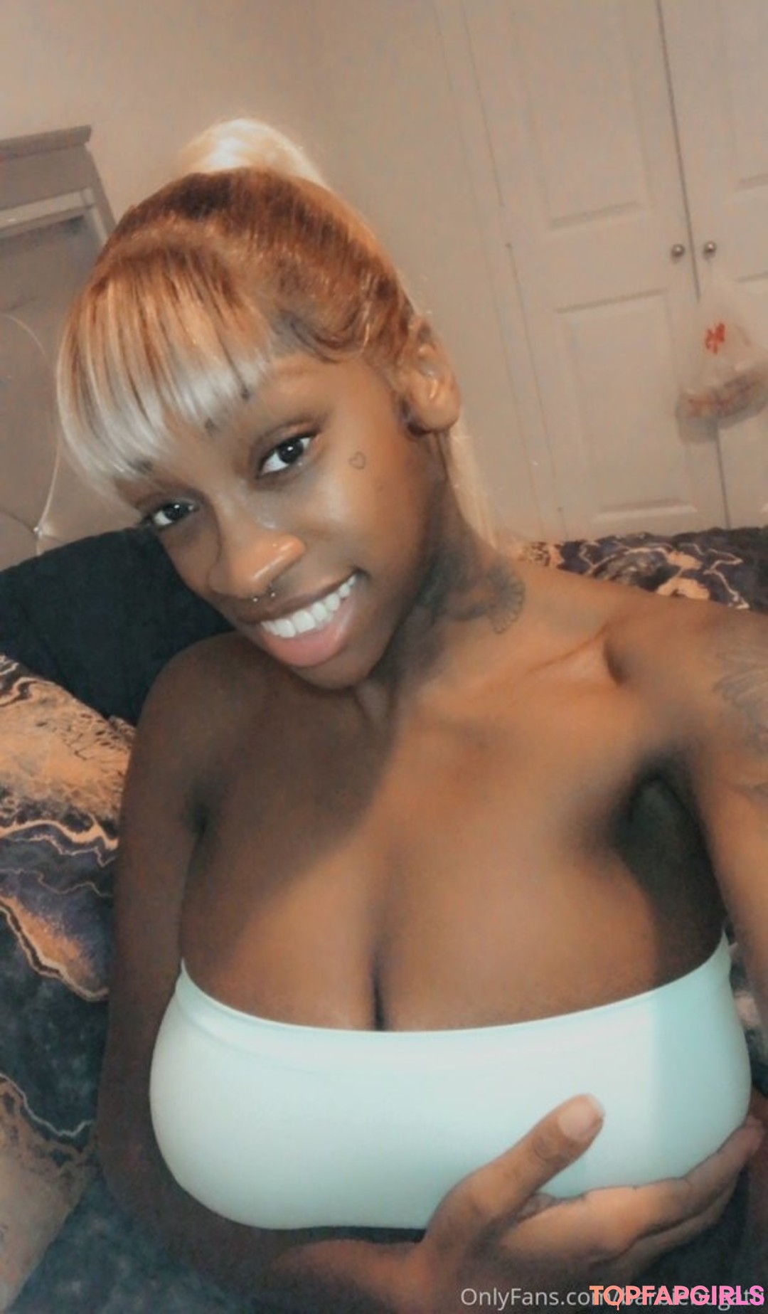 Naakte gelekte OnlyFans-foto van Barbie Bugatti #1005