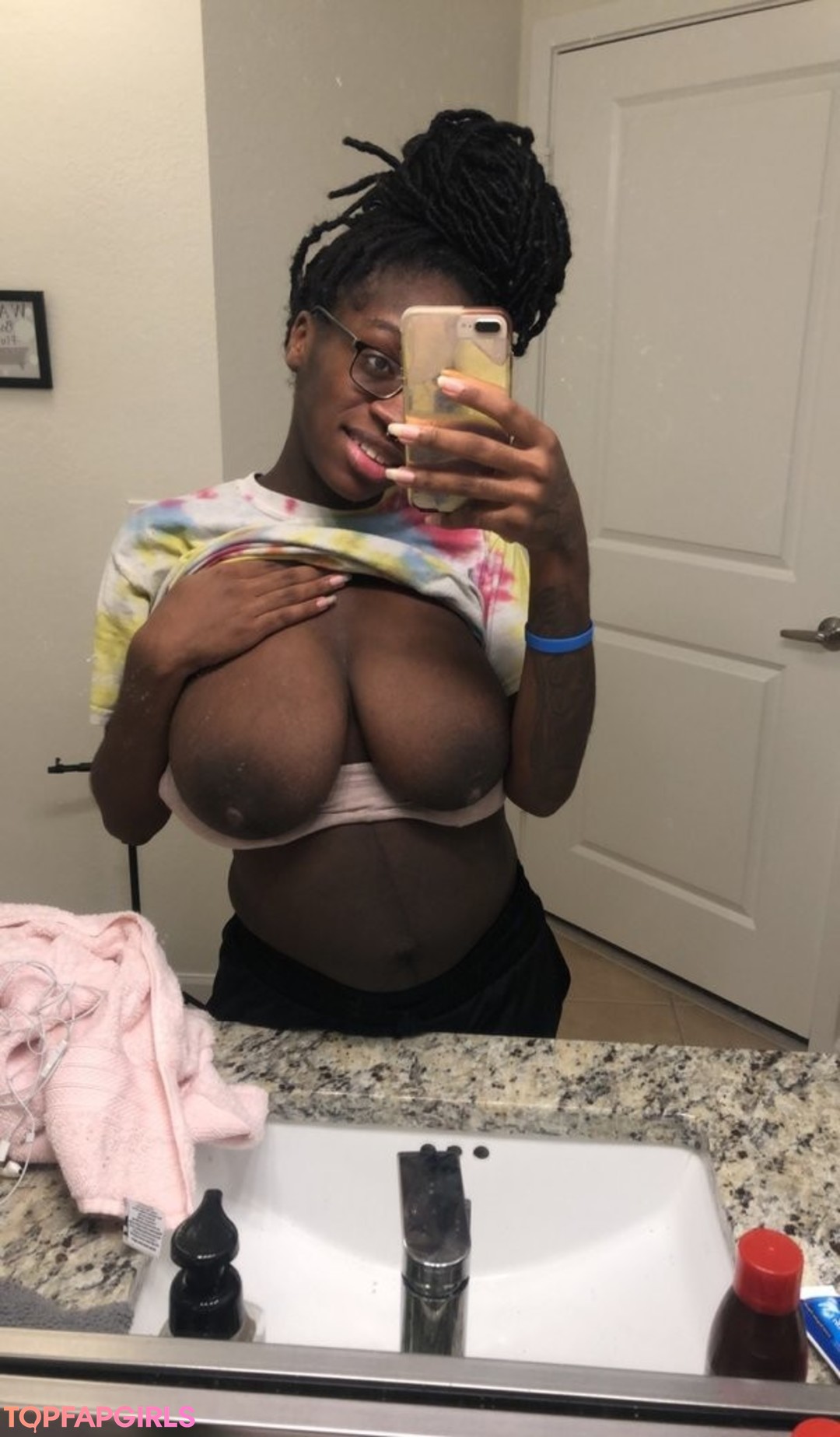 Naakte gelekte OnlyFans-foto van Barbie Bugatti #1051