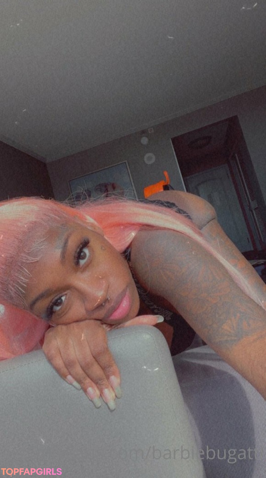 Naakte gelekte OnlyFans-foto van Barbie Bugatti #1235