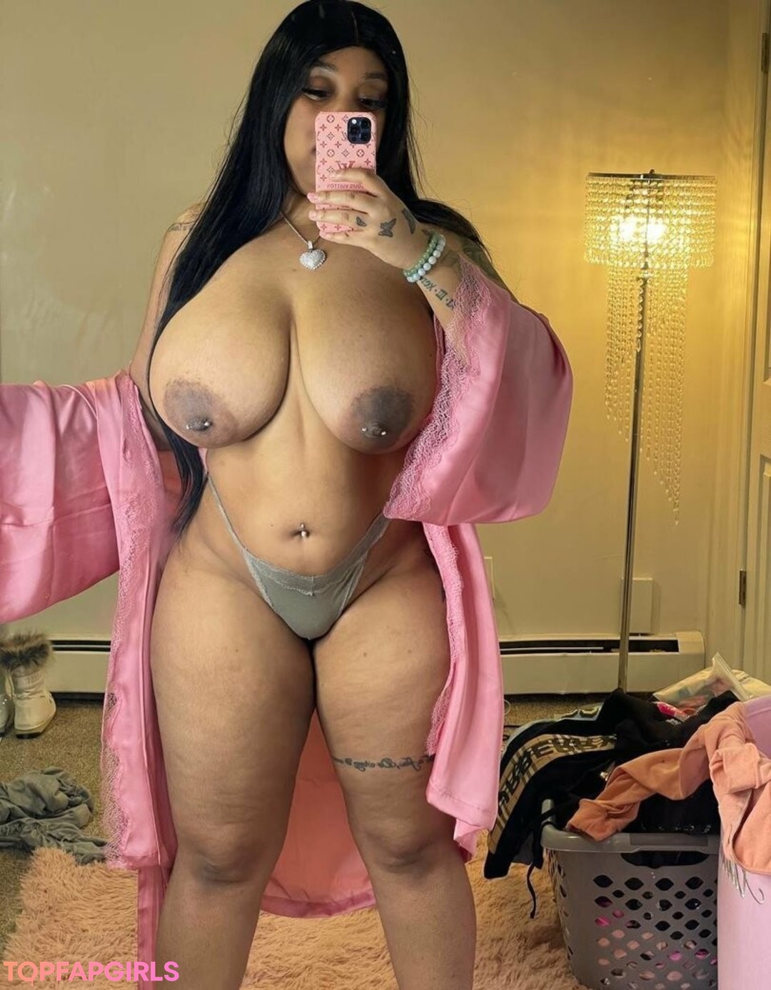 Naakte gelekte OnlyFans-foto van Barbie Bugatti #1520
