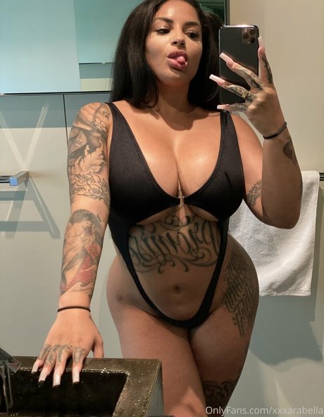 Naakte gelekte OnlyFans-foto van Big Booty Latina