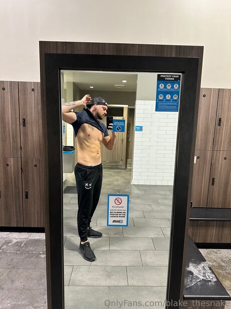 Naakte gelekte OnlyFans-foto van Blake Thesnake