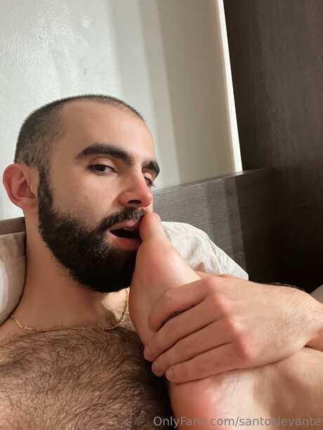 Naakte gelekte OnlyFans-foto van Santoslevante