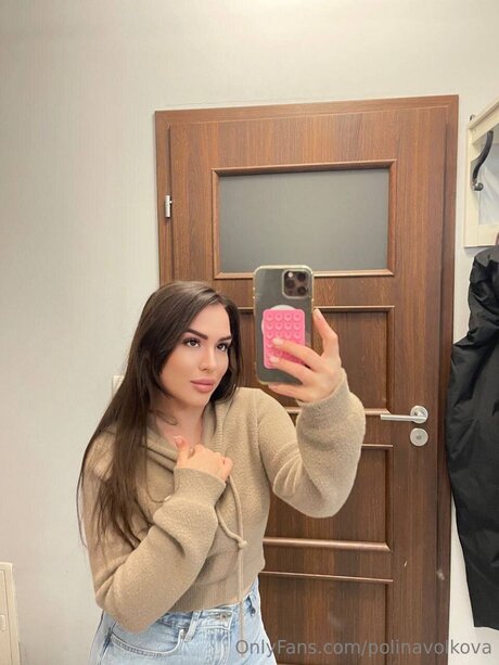 Naakte gelekte OnlyFans-foto van Valentinaaaaaaaaa