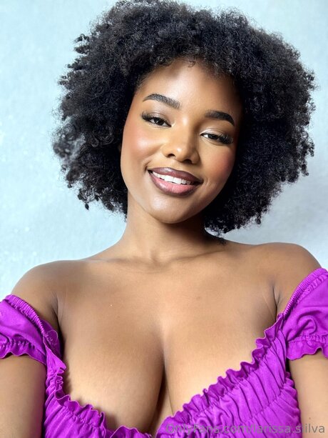 Naakte gelekte OnlyFans-foto van Larissa Siilva
