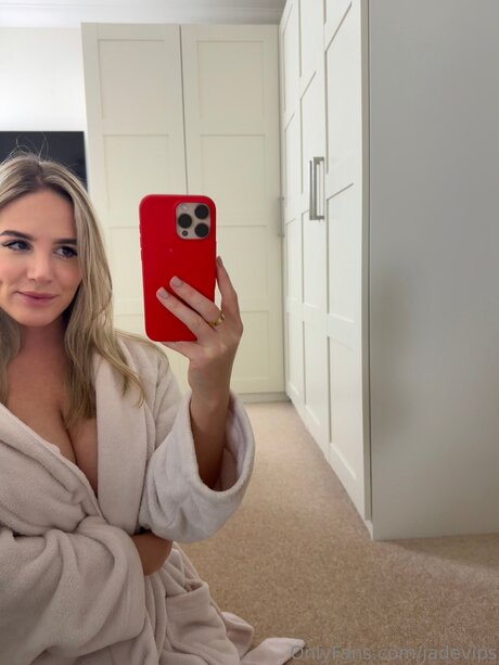 Naakte gelekte OnlyFans-foto van Jadevips