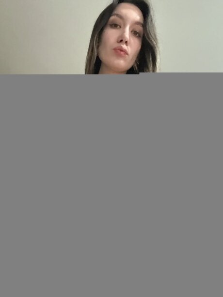 Naakte gelekte OnlyFans-foto van Sofia Official