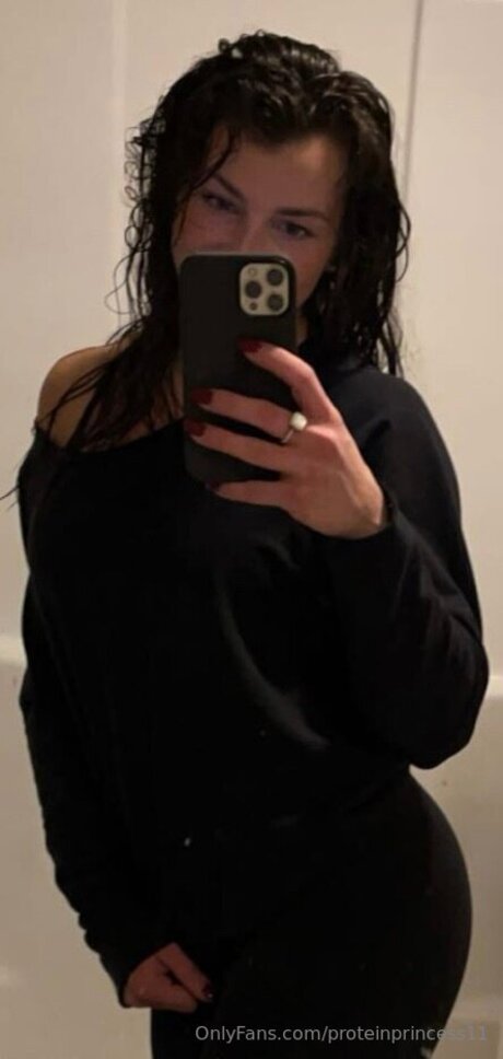 Naakte gelekte OnlyFans-foto van Proteinprincess11