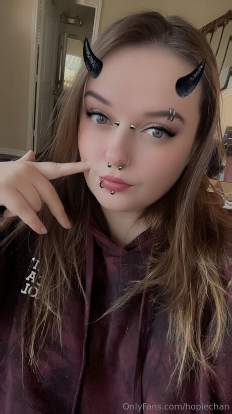 Naakte gelekte OnlyFans-foto van Hopiechan