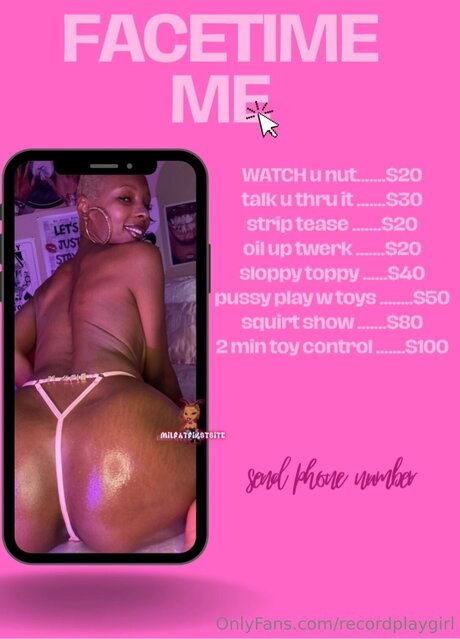 Naakte gelekte OnlyFans-foto van Recordplaygirl
