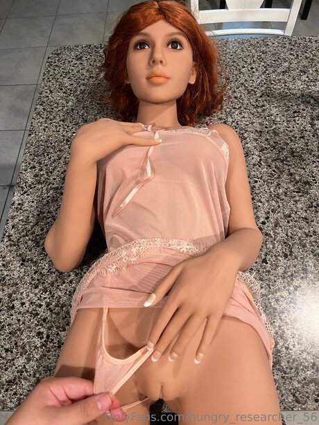 Naakte gelekte OnlyFans-foto van Hungry Researcher 56