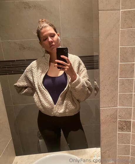 Naakte gelekte OnlyFans-foto van Sweetlussyy