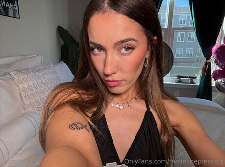 Naakte gelekte OnlyFans-foto van Madelineprescott