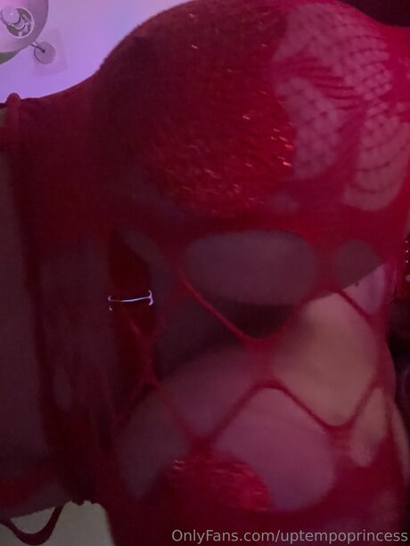 Naakte gelekte OnlyFans-foto van Uptempoprincess