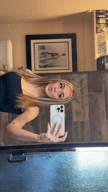 Naakte gelekte OnlyFans-foto van Poleprincess777