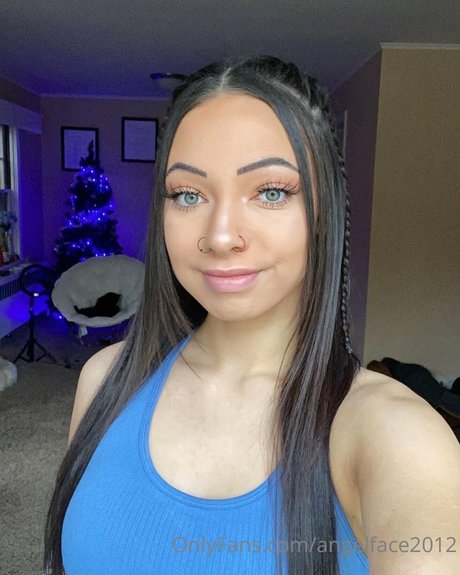 Naakte gelekte OnlyFans-foto van Ash Nicole