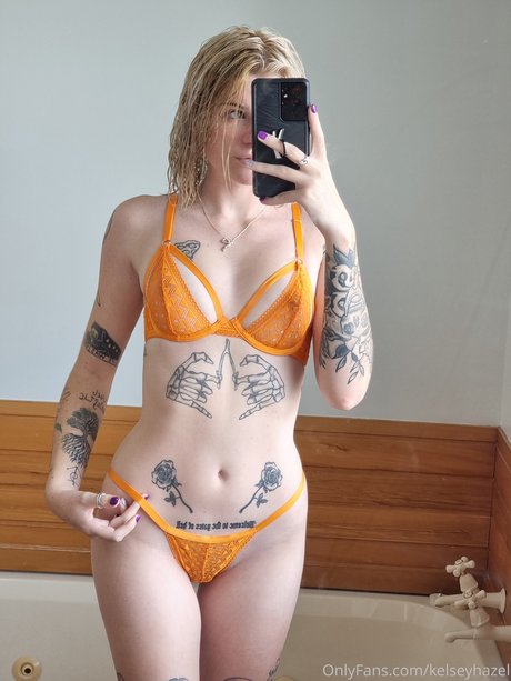 Naakte gelekte OnlyFans-foto van Kelsey Hazel