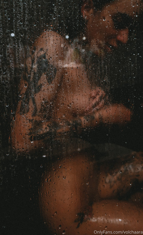 Naakte gelekte OnlyFans-foto van Volchara