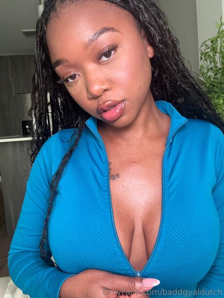 Naakte gelekte OnlyFans-foto van Baddgyaldutch