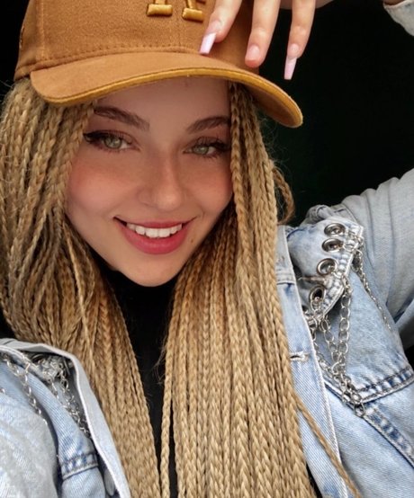 Naakte gelekte OnlyFans-foto van Lourdesazu