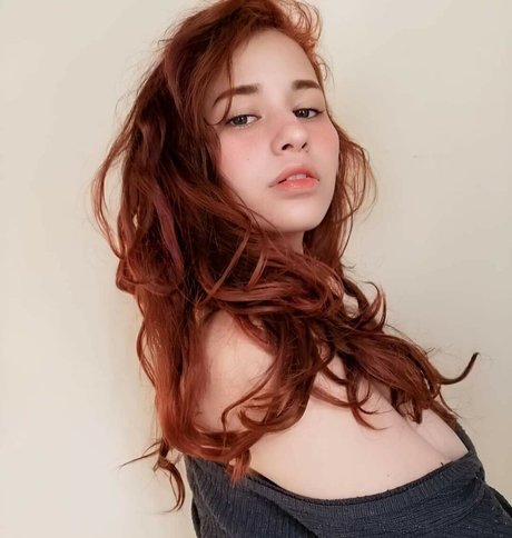 Naakte gelekte OnlyFans-foto van Baby Doll Venus