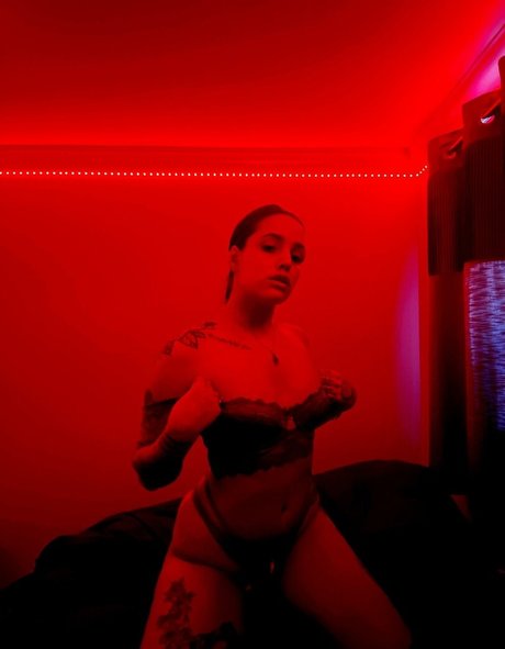 Naakte gelekte OnlyFans-foto van Ashleymarieeg