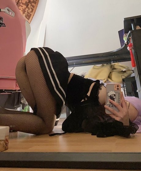 Naakte gelekte OnlyFans-foto van Kuroshiika