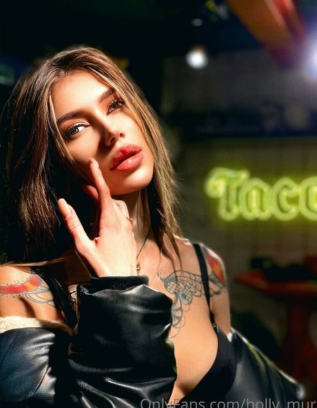 Naakte gelekte OnlyFans-foto van Holly Mur