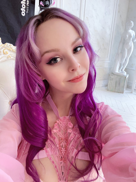 Helly Valentine