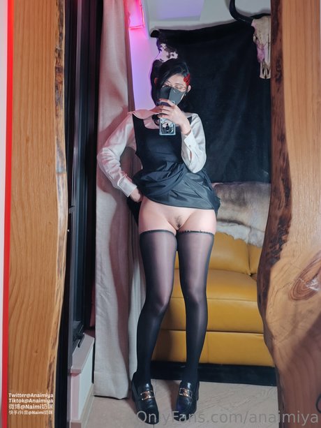 Naakte gelekte OnlyFans-foto van Anaimiya