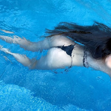 Naakte gelekte OnlyFans-foto van Nyakich