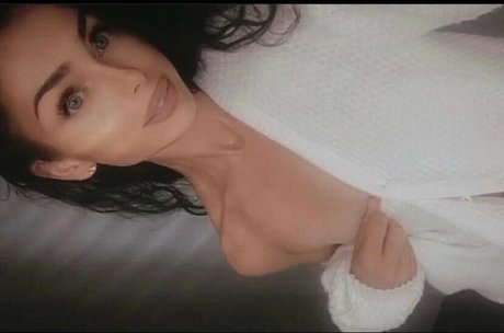 Naakte gelekte OnlyFans-foto van Rachellaurengray