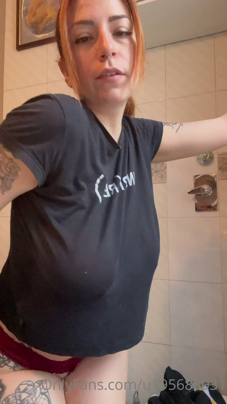 Naakte gelekte OnlyFans-foto van Walis