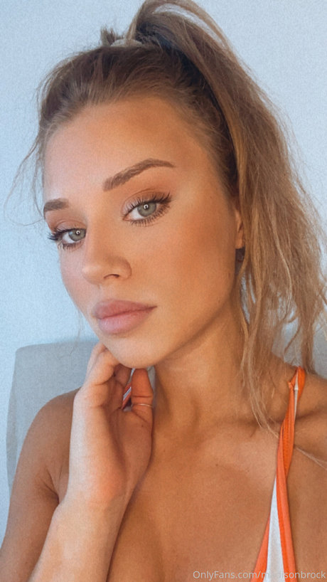 Naakte gelekte OnlyFans-foto van Madison Brock