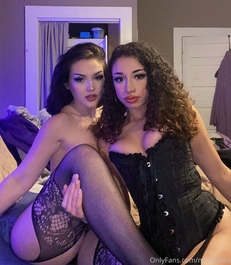 Naakte gelekte OnlyFans-foto van Moolooxo