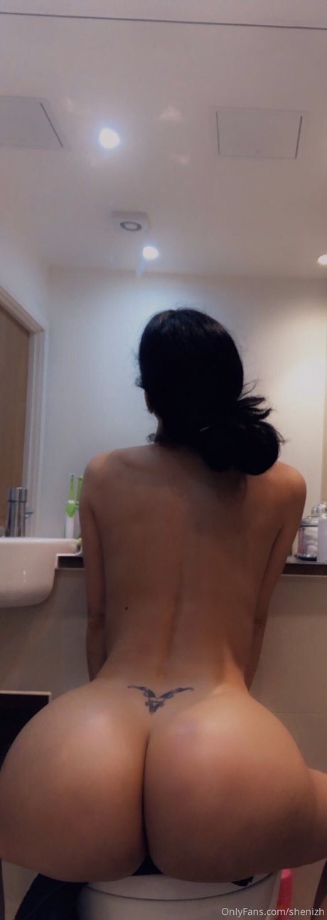 Naakte gelekte OnlyFans-foto van Shenizh