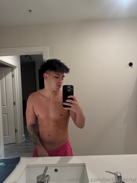 Naakte gelekte OnlyFans-foto van Exclusivecruz