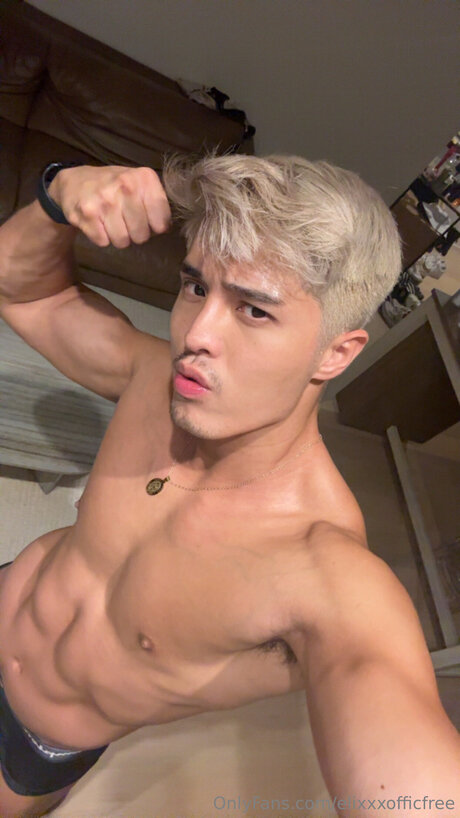 Naakte gelekte OnlyFans-foto van Elixxxofficfree