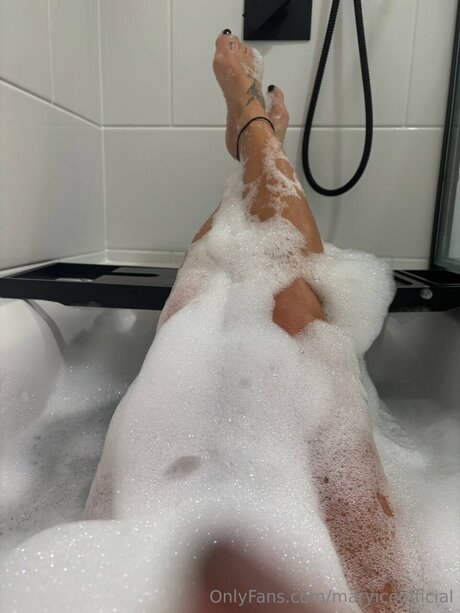 Naakte gelekte OnlyFans-foto van Maryiceofficial