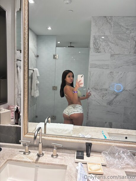 Naakte gelekte OnlyFans-foto van Sariahxoxo