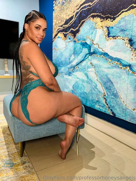 Naakte gelekte OnlyFans-foto van Professorhoneysangels