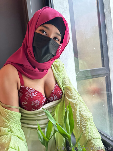 Naakte gelekte OnlyFans-foto van Yourgfaliyah