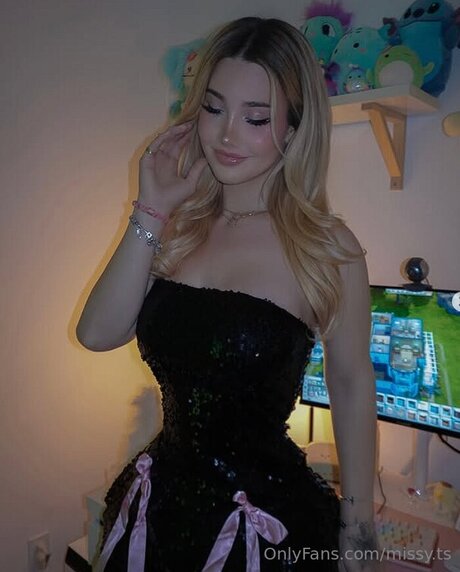 Naakte gelekte OnlyFans-foto van Missy Ts