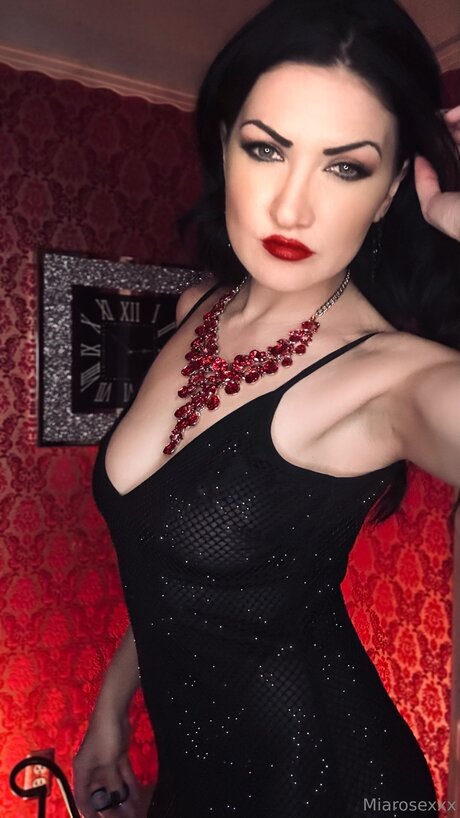 Naakte gelekte OnlyFans-foto van Miarosexxx
