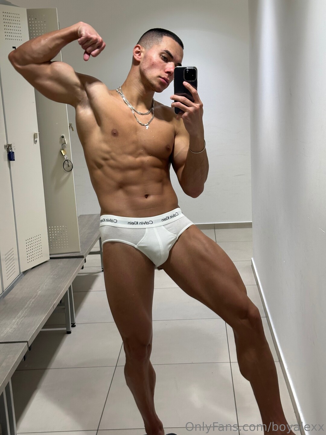 Naakte gelekte OnlyFans-foto van Boyalexx #1118