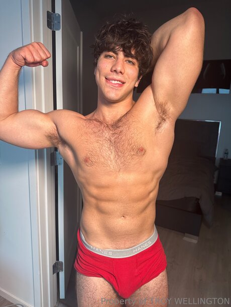 Naakte gelekte OnlyFans-foto van Therealtroywellington