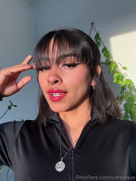 Naakte gelekte OnlyFans-foto van Yarepque